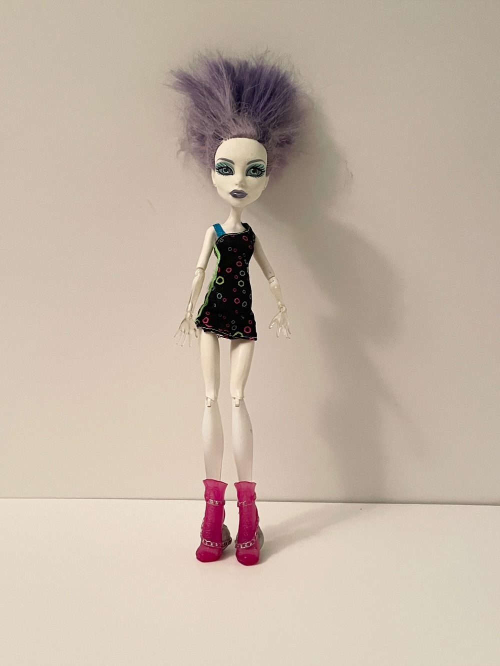 Monster High Spectra Vondergeist Doll Cut Hair Black Elastic Hips Signature Boot